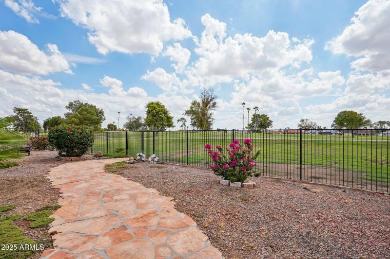 40-web-or-mls-W Country Club Dr-S2909-04