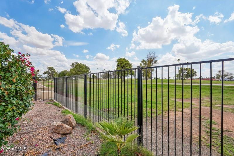 41-web-or-mls-W Country Club Dr-S2909-04