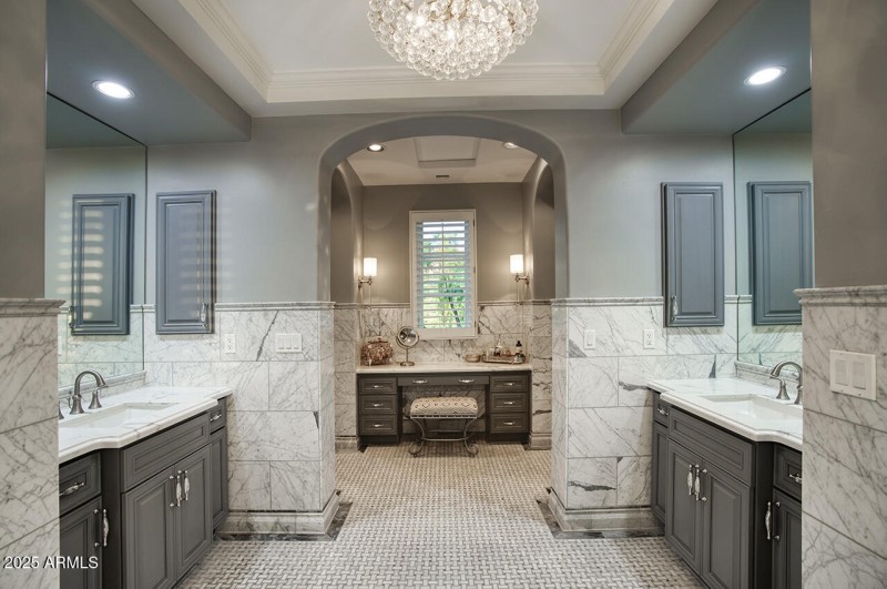 Owner's Bath