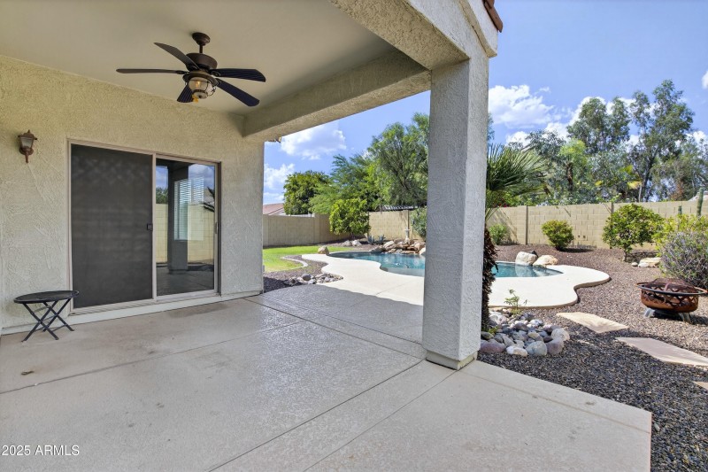 40_040_121_a4m_pershing