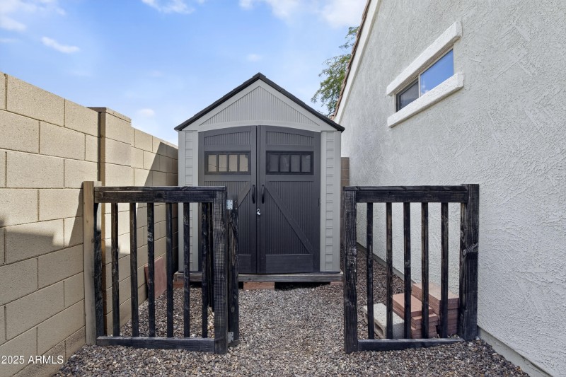 49_049_148_a4m_pershing