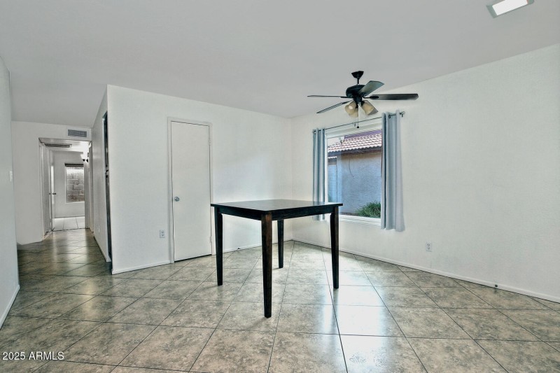 5202 E Tamblo Dr Phoenix AZ-large-014-01