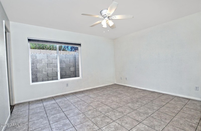 5202 E Tamblo Dr Phoenix AZ-large-021-00