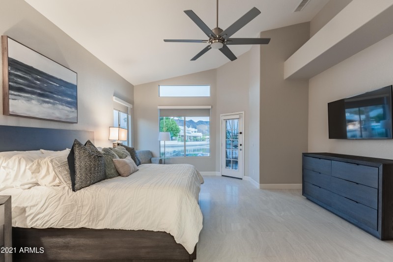 Master Bed 2 (Twilight)