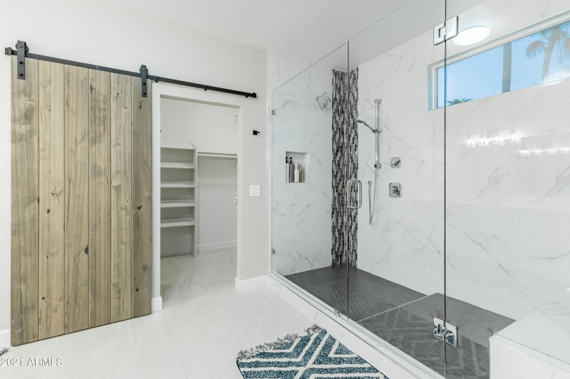 Master Bath 1 (Twilight)