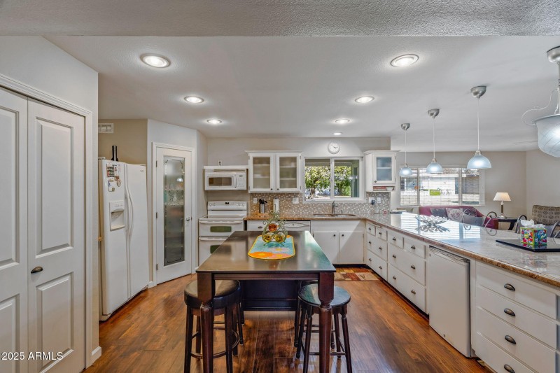 18-web-or-mls-Done Interior-8