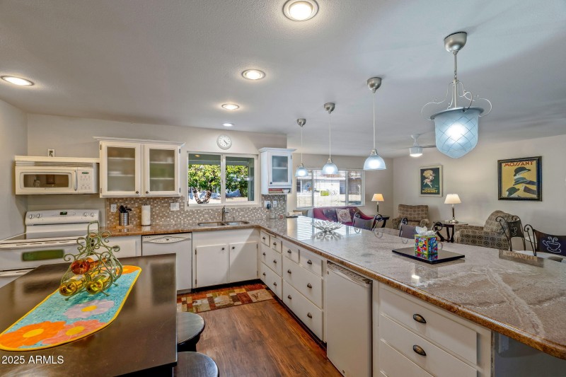 19-web-or-mls-Done Interior-13