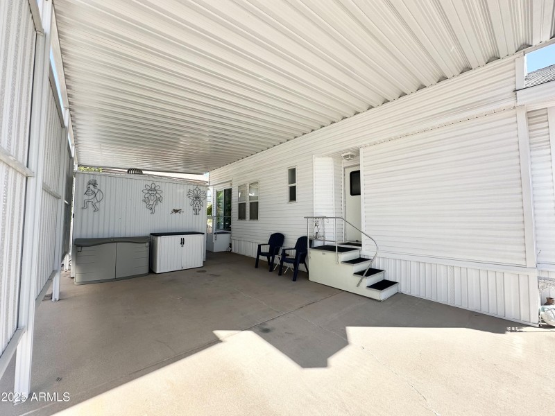 GRAND CARPORT