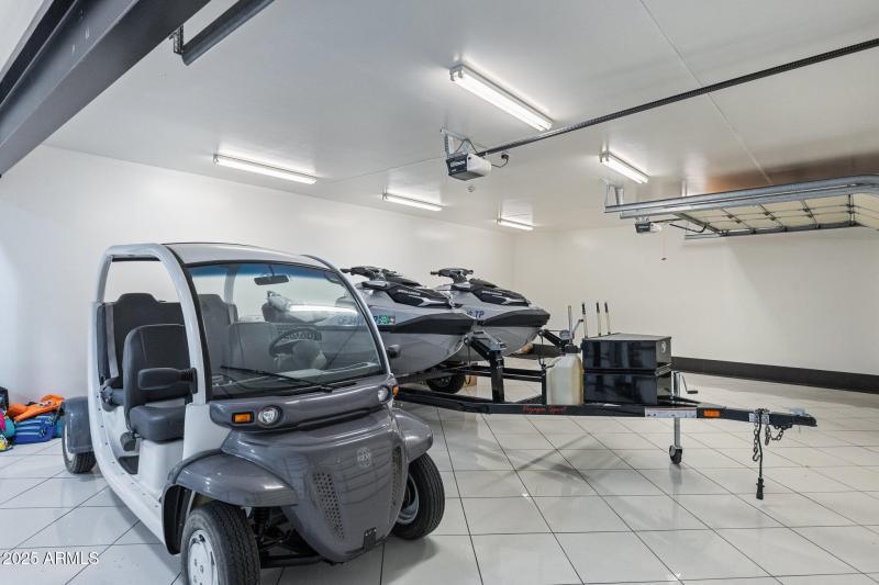 GARAGE - JET SKIS AND CART