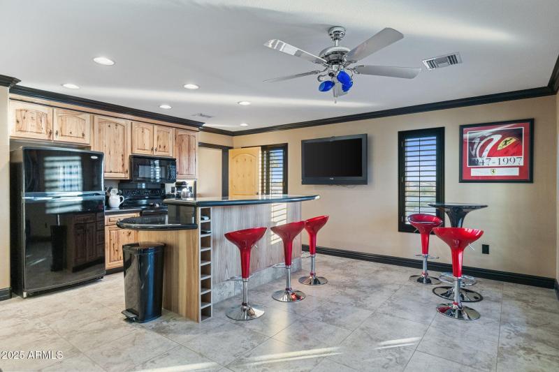 GARAGE APT. - DINING -KITCHEN