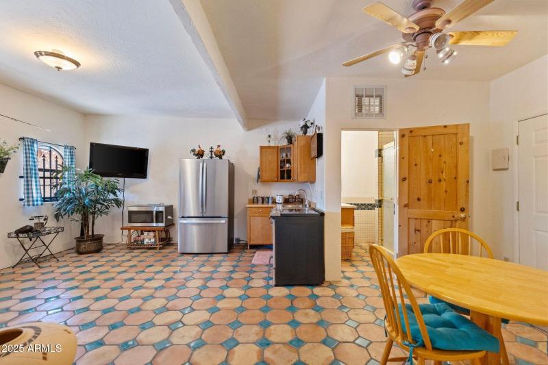 GUEST COTTAGE - DINING-LIVING ROOM