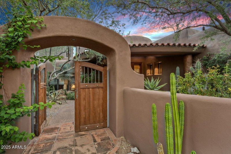 Front Court Yard Entry