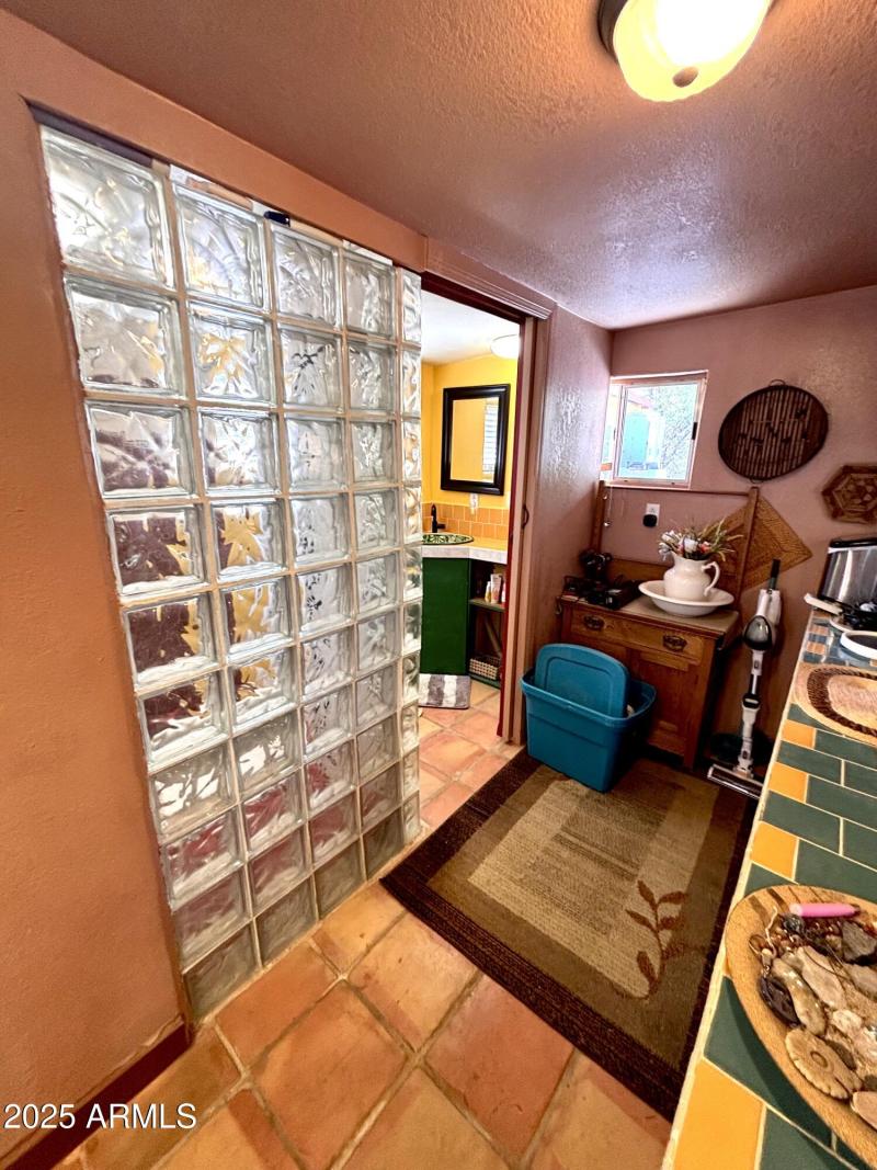 851 N Washington Entryway main house