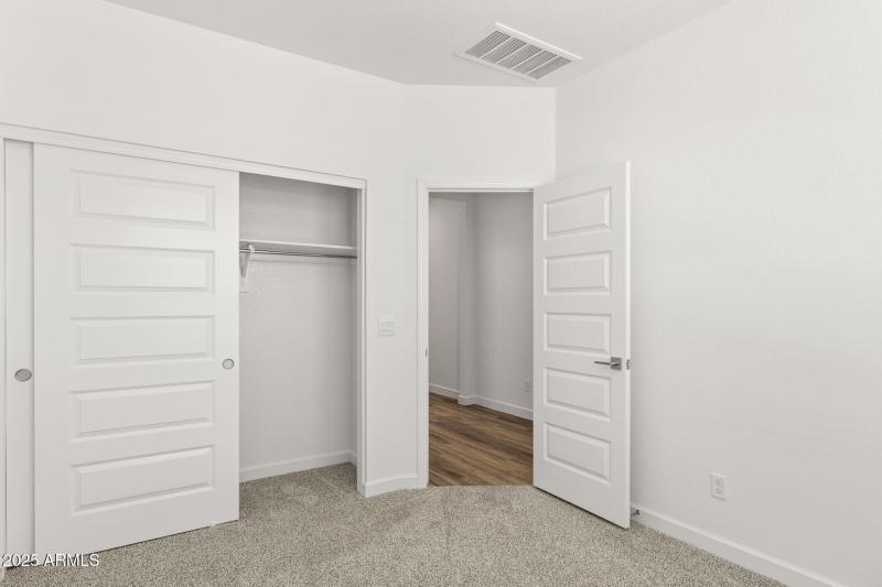 9-web-or-mls-17713-w-eva-st-lot-3-zanjer