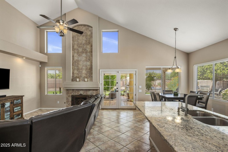 Open kitchen to family room