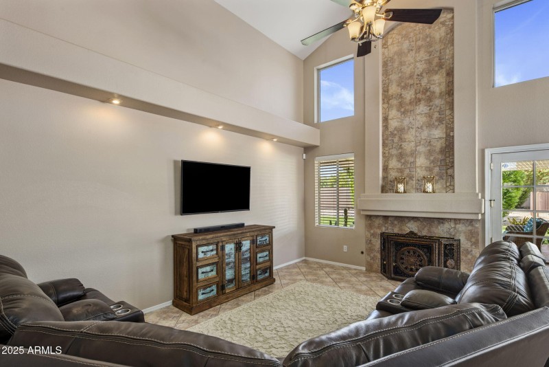 Vaulted ceilings and fireplace