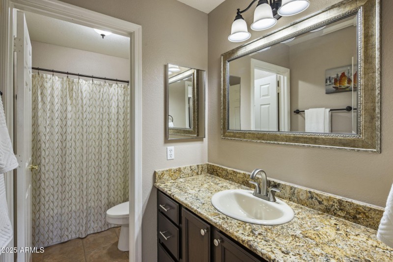 Hallway bath upstairs