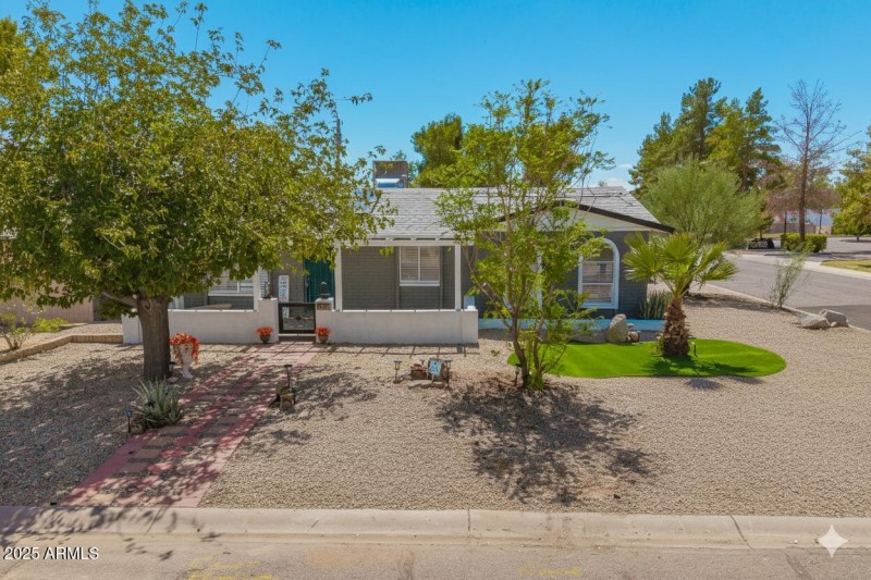 2201 E KINGS Avenue - Corner LOT