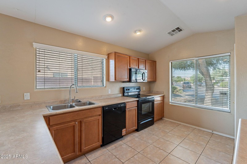 10-web-or-mls-Madison-10
