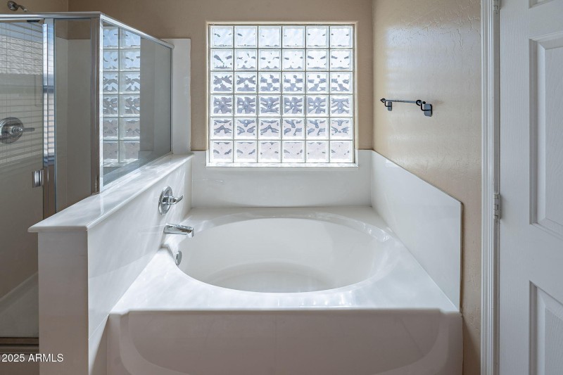 24-web-or-mls-Madison-24