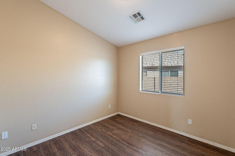 27-web-or-mls-Madison-27