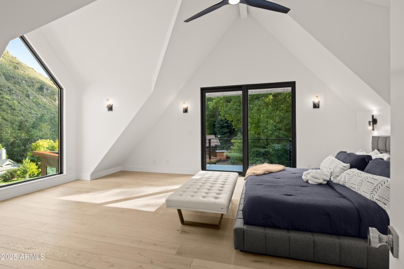 PRIMARY BEDROOM SUITE