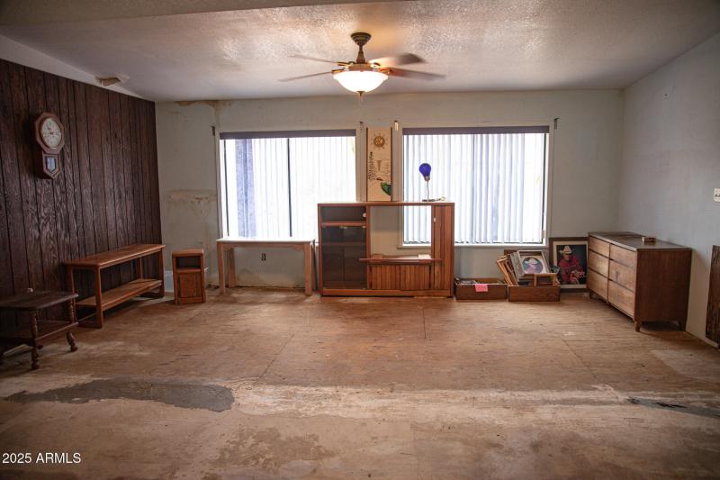 Family Rm twd Windows