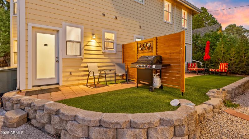 303 W Juniper Ave-14