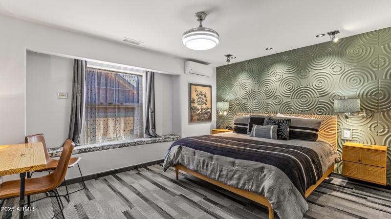 303 W Juniper Ave-73