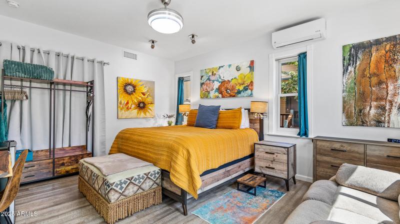 303 W Juniper Ave-94