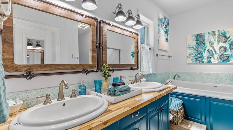 303 W Juniper Ave-97