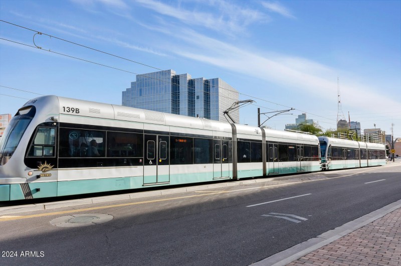 5311 N 2nd Ave-large-030-007-5311 N 2nd