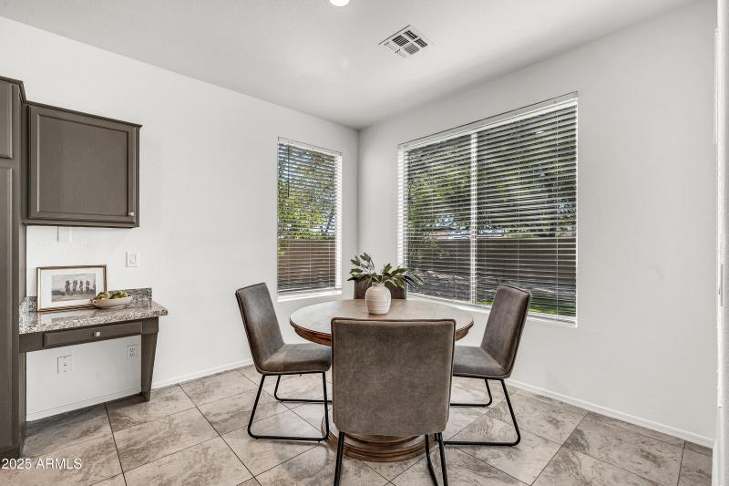 1641 W Windsong Dr-15