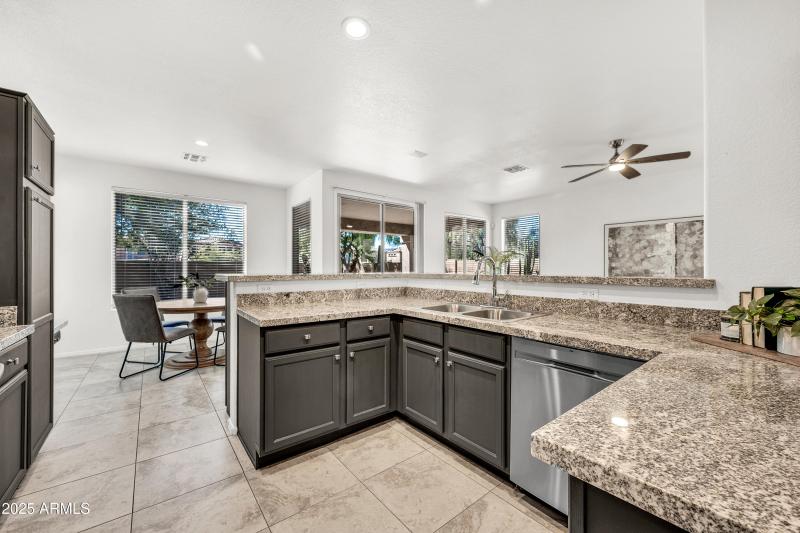 1641 W Windsong Dr-19
