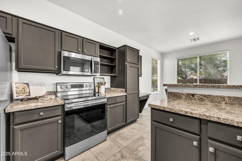 1641 W Windsong Dr-20
