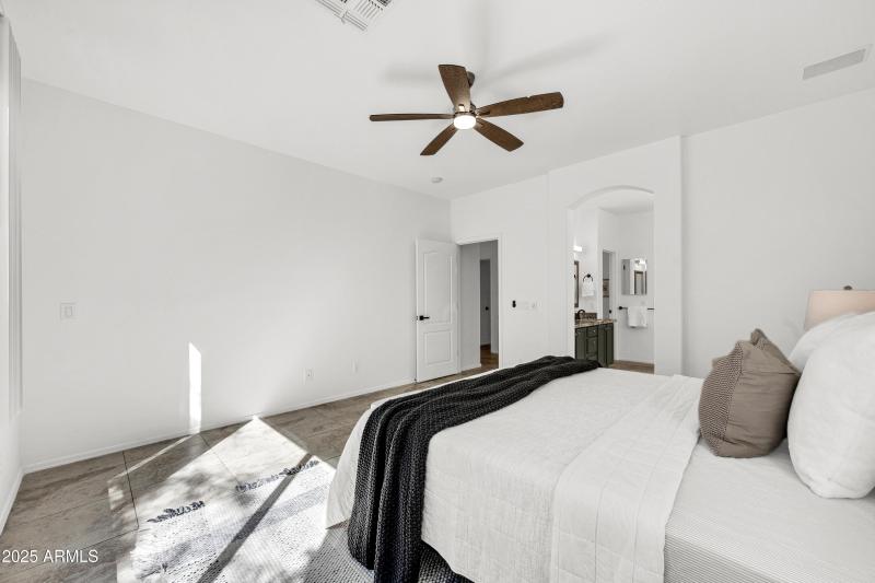 1641 W Windsong Dr-28