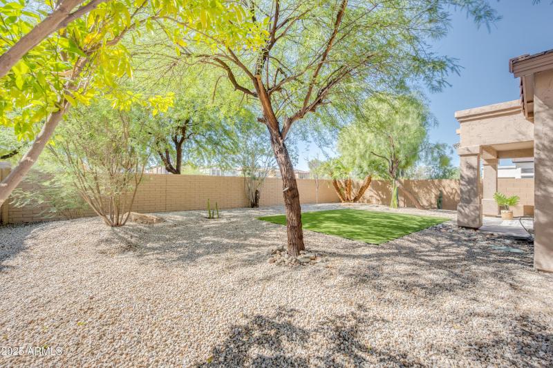 1641 W Windsong Dr-37