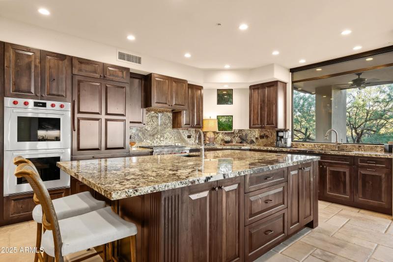 014_Open Gourmet Kitchen