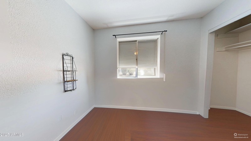 3rd BEDROOM defurnished