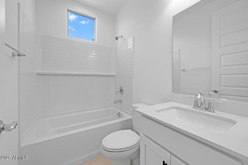 hj-az-phoenix-asante-vista-ellington-lot