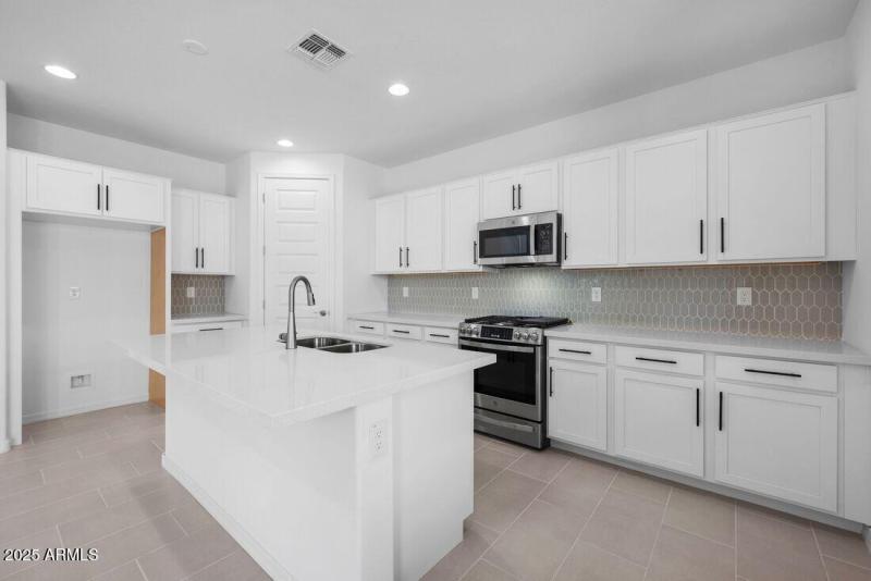 hj-az-phoenix-asante-vista-ellington-lot