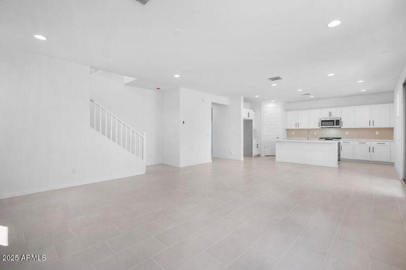 hj-az-phoenix-asante-vista-ellington-lot