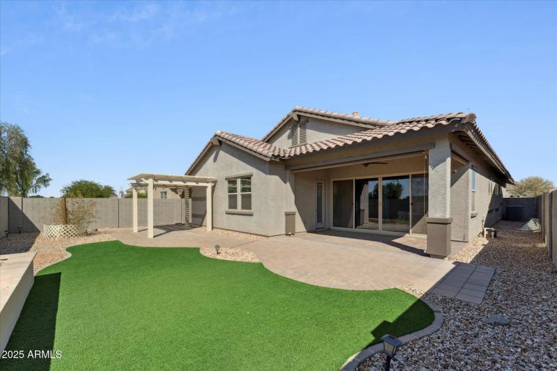 29-027-rear-exterior