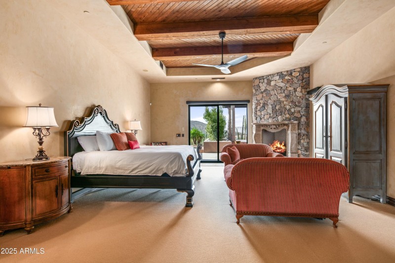 032_Elegant Primary Suite