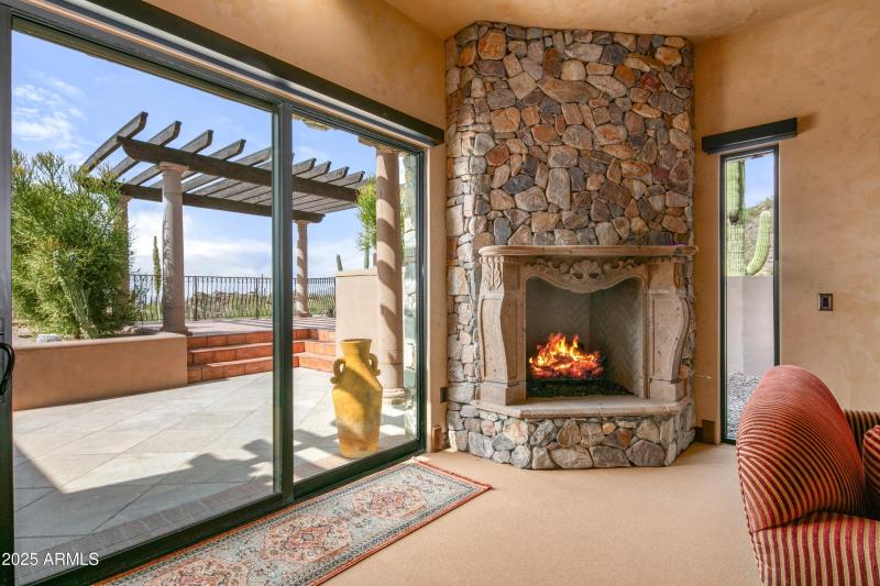 034_Indoor Outdoor Living