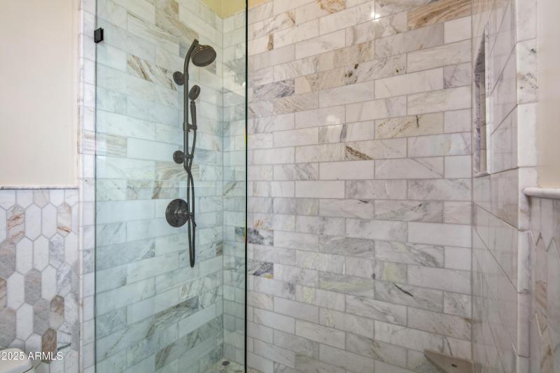 051_Guest Ensuite 1 Doorless Shower