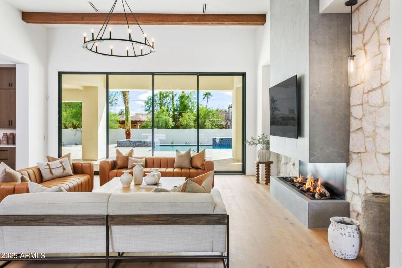 COLLAPSING SLIDING DOORS