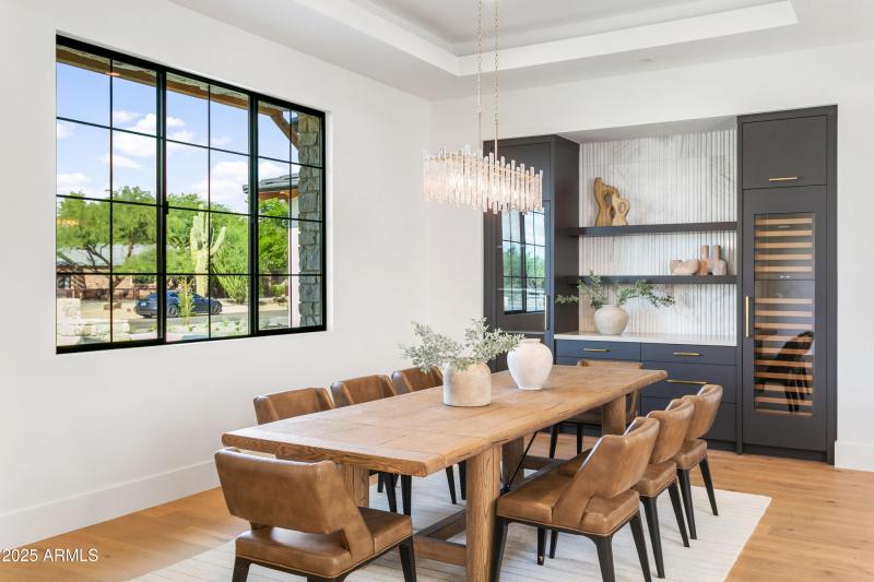 DINING ROOM BUILT-INS