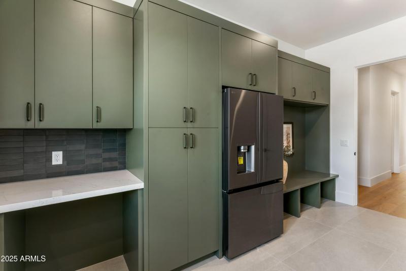 ADDITIONAL FRIDGE & STORAGE