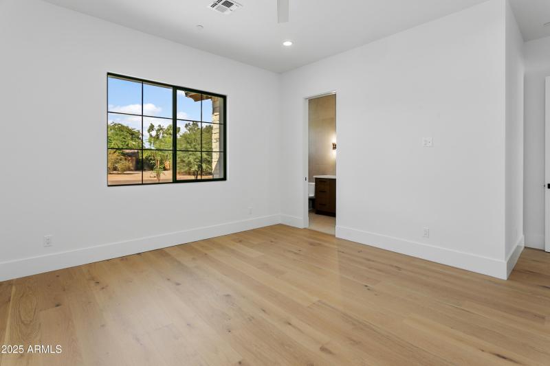 BEDROOM 4 W/ ENSUITE BATHROOM